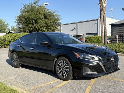 Certified 2024 Nissan Altima 2.5 SV FWD image 25