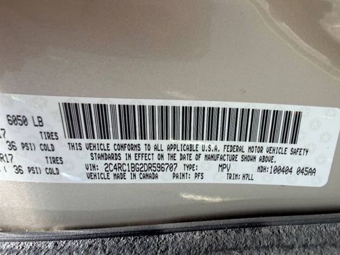 Used 2013 Chrysler Town & Country Touring FWD image 12