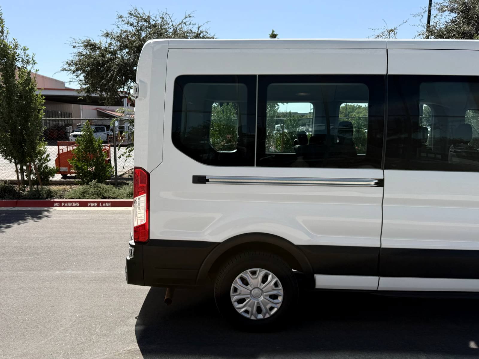 Used 2021 Ford Transit 350 XLT RWD image 5