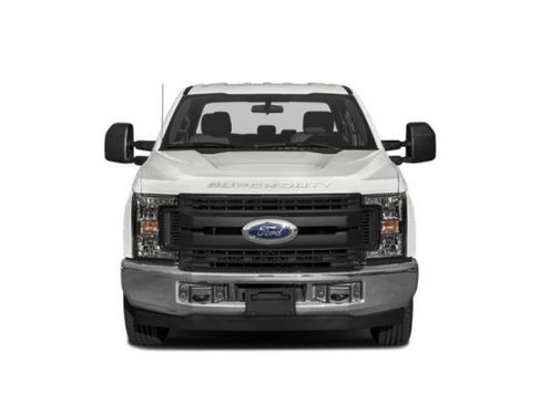 Used 2019 Ford F250 XL w/ STX Appearance Package RWD image 4