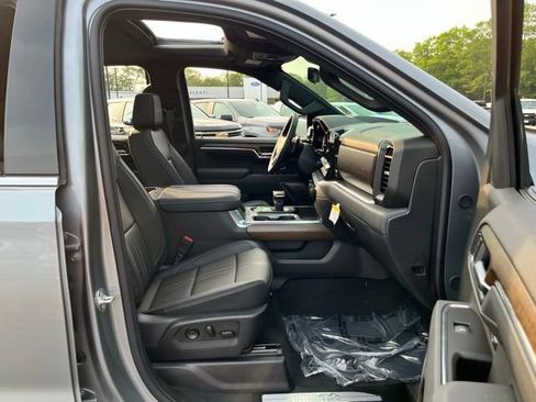 Used 2025 Chevrolet Silverado 1500 High Country w/ High Country Premium Package AWD/4WD image 26