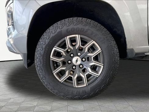 Used 2023 Chevrolet Colorado Z71 w/ Advanced Trailering Package AWD/4WD image 21