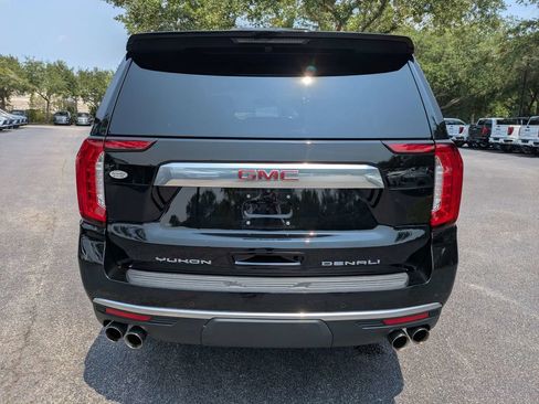 Used 2023 GMC Yukon Denali AWD/4WD image 5