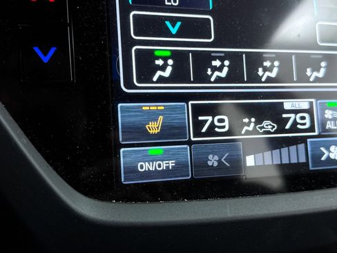 Used 2025 Subaru Forester Premium image 27