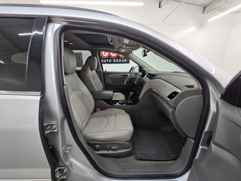 Used 2017 Chevrolet Traverse LT FWD image 21