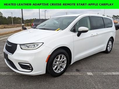 Certified 2023 Chrysler Pacifica Touring-L