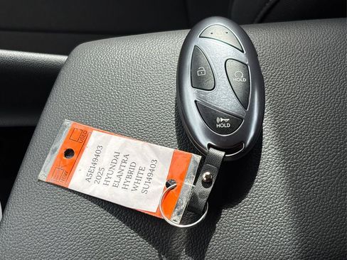 New 2025 Hyundai Elantra Blue image 23