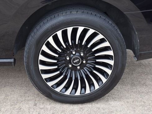 Used 2019 Lincoln Navigator Black Label w/ Cargo Package AWD/4WD image 11
