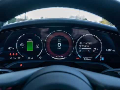 New 2026 Porsche Taycan GTS image 26