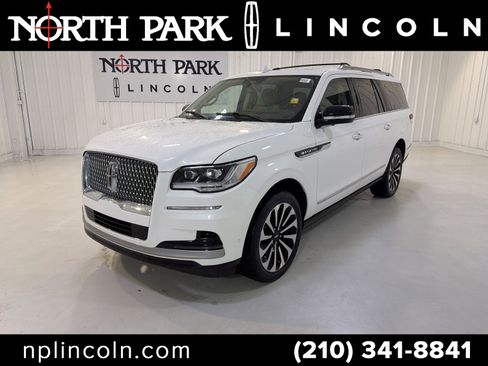 Used 2023 Lincoln Navigator L Reserve AWD/4WD image 1