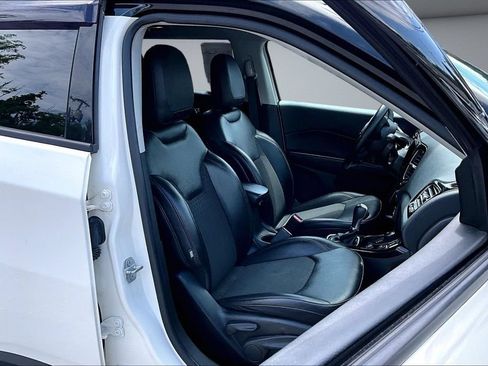 Used 2019 Jeep Compass Latitude AWD/4WD image 29