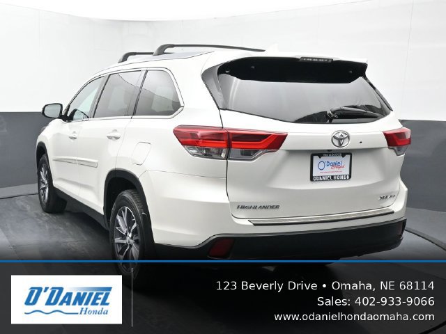 Used 2019 Toyota Highlander XLE w/ Protection Package #3 AWD/4WD image 4