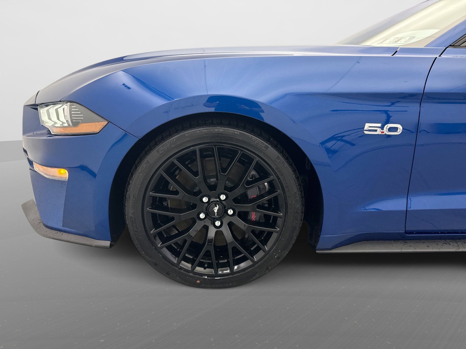 Used 2018 Ford Mustang GT Premium w/ GT Performance Package RWD image 27