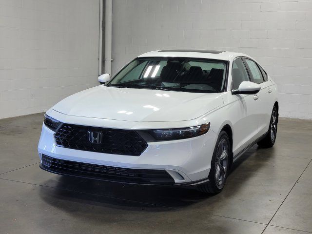 Used 2023 Honda Accord EX image 2