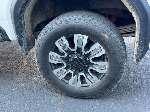 Used 2025 GMC Sierra 2500 Denali w/ Denali Reserve Package AWD/4WD image 10