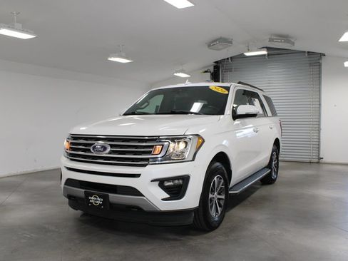 Used 2020 Ford Expedition XLT w/ Equipment Group 202A AWD/4WD image 5