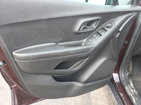 Used 2021 Chevrolet Trax LS w/ Tint and Cruise Package image 10