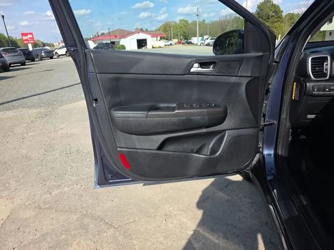 Used 2020 Kia Sportage LX image 34