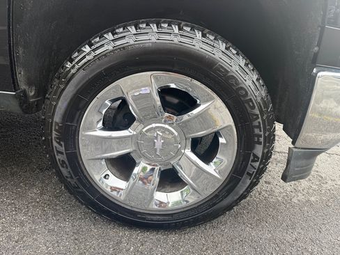 Used 2015 Chevrolet Silverado 1500 LTZ w/ LTZ Plus Package AWD/4WD image 27