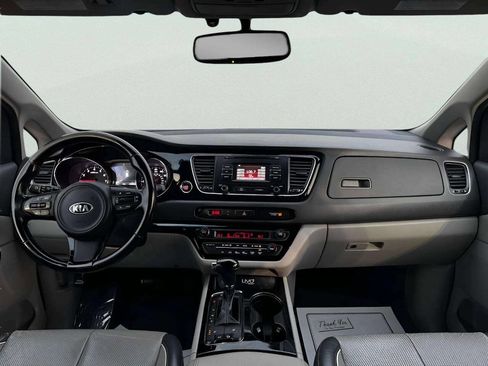 Used 2016 Kia Sedona EX image 17