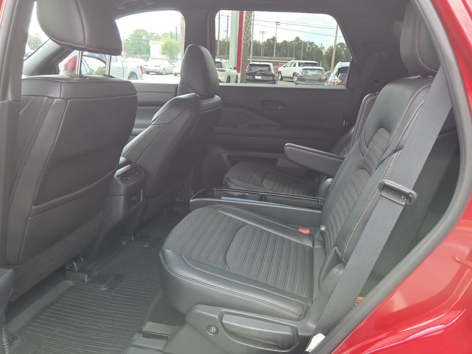 Used 2024 Nissan Pathfinder Rock Creek AWD/4WD image 4