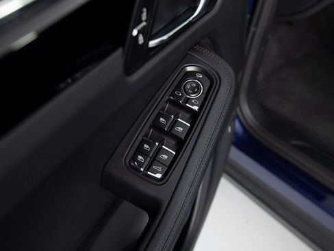 Used 2025 Porsche Macan image 19