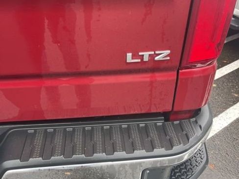 Used 2019 Chevrolet Silverado 1500 LTZ w/ LTZ Premium Package image 15