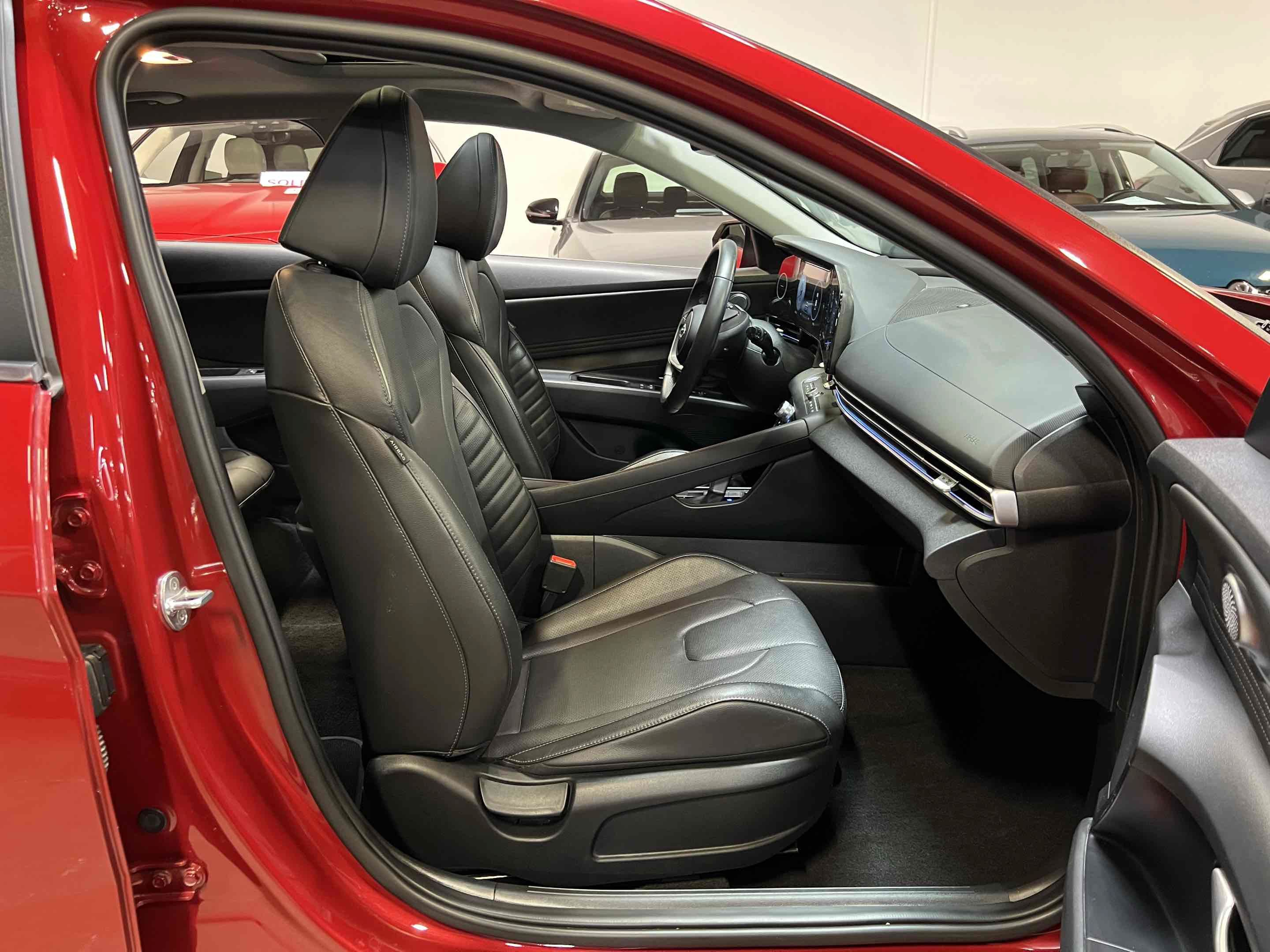 Used 2023 Hyundai Elantra Limited FWD image 19