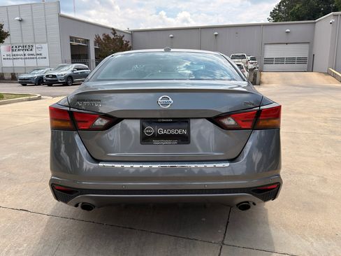 Used 2022 Nissan Altima 2.5 SR FWD image 4