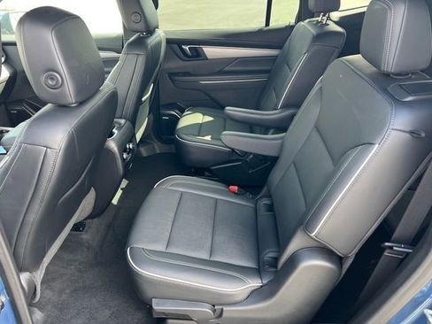 Certified 2025 Buick Enclave Preferred FWD image 40