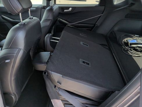 Used 2022 Ford Escape Titanium FWD image 35