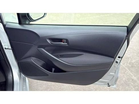 Certified 2025 Toyota Corolla LE FWD image 33