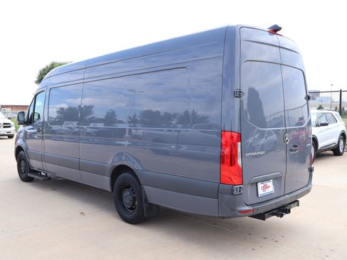 Used 2024 Mercedes-Benz Sprinter 2500 image 19
