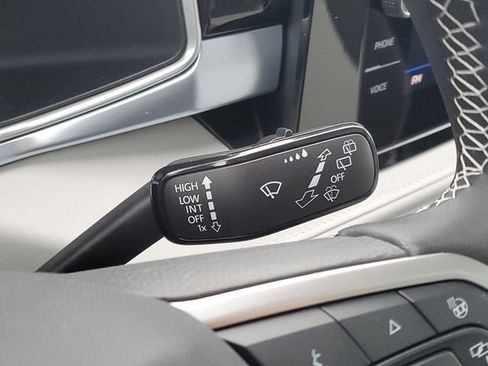 New 2026 Volkswagen Taos SE image 19