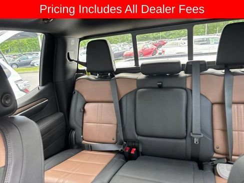 Used 2023 Chevrolet Silverado 1500 High Country w/ High Country Premium Package AWD/4WD image 7