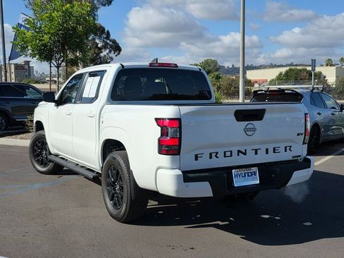 Used 2023 Nissan Frontier SV w/ Midnight Edition Package image 7