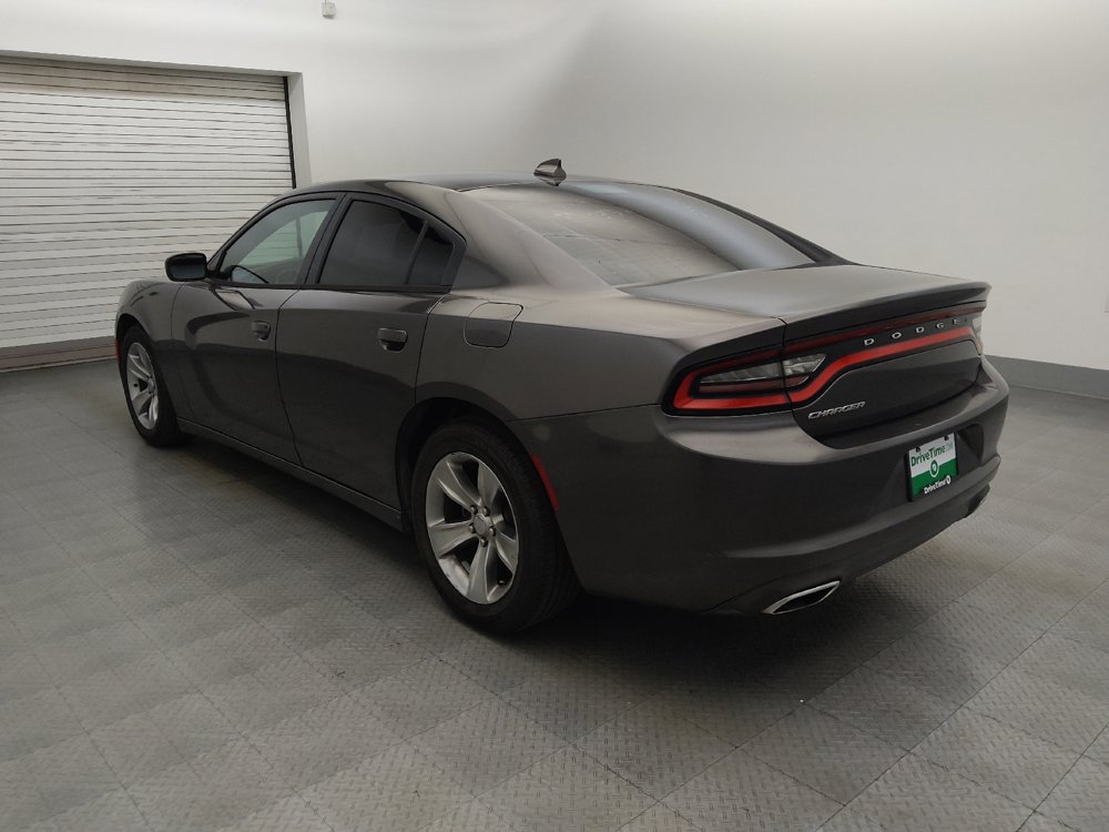 Used 2016 Dodge Charger SXT RWD image 5