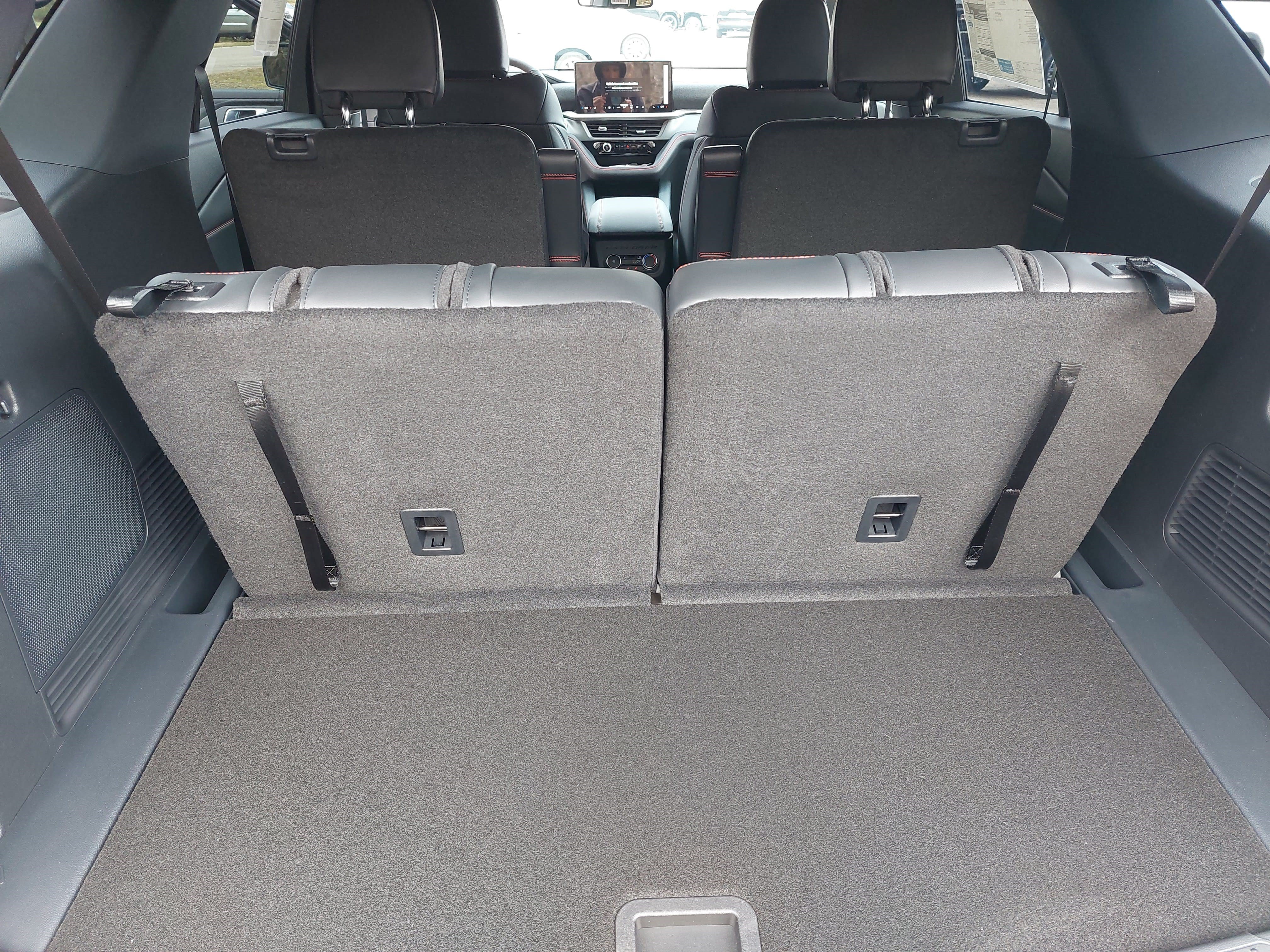 New 2026 Ford Explorer ST-Line w/ ST-Line Street Pack RWD image 13
