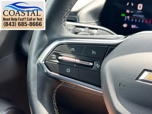Used 2025 Chevrolet Traverse LT FWD image 32