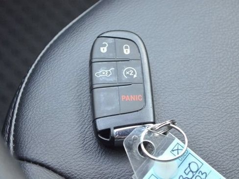 Used 2023 Jeep Compass Latitude w/ Convenience Group AWD/4WD image 25