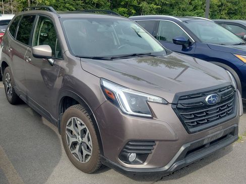 Used 2022 Subaru Forester Premium AWD/4WD image 9