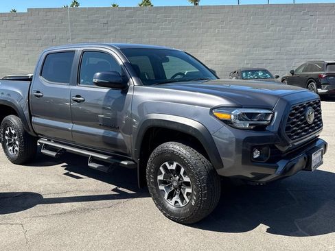 Used 2022 Toyota Tacoma TRD Off-Road AWD/4WD image 2
