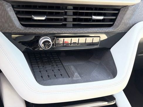 Used 2025 Ford Explorer Platinum w/ LUX Leather Package image 30