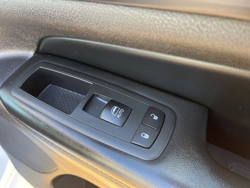 Used 2020 Jeep Grand Cherokee Altitude image 51