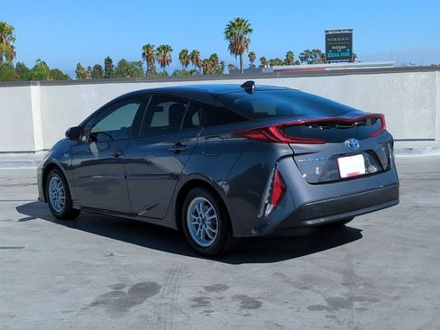 Used 2022 Toyota Prius Prime XLE FWD image 8