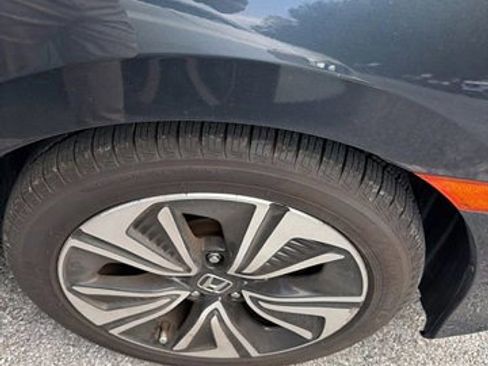 Used 2017 Honda Civic EX-T image 12