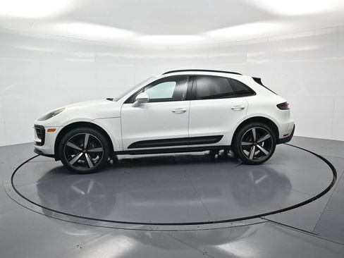 Used 2026 Porsche Macan AWD/4WD image 2