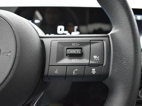 Used 2025 Nissan Kicks SV AWD/4WD image 22