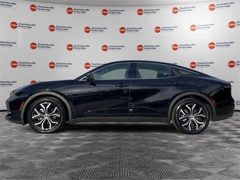 Used 2024 Toyota Crown XLE image 2