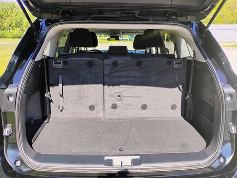 Used 2023 Toyota Highlander L FWD image 29